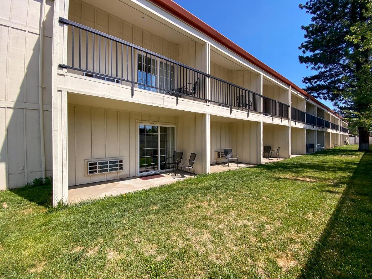 Sisters Inn & Suites Exterior foto